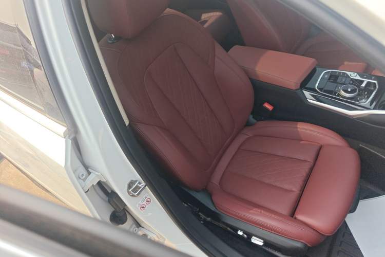 Used BMW i3 2022 eDrive 35 L Right Front Seat