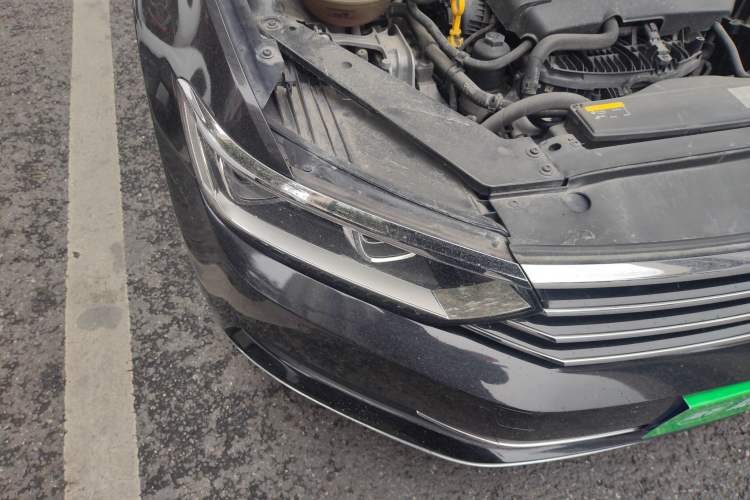 Used Volkswagen Magotan 2018 330TSI DSG Luxury Model Right Front Headlight