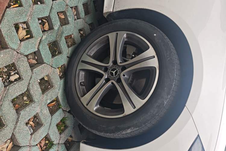 Used Mercedes-Benz C-Class 2022 Restyled C 200 L Sport Edition Right Front Wheel Hub