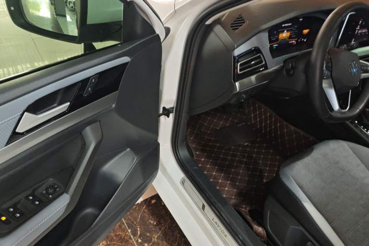 Used Volkswagen Lavida 2023 300TSI DSG Full-Comfort Edition