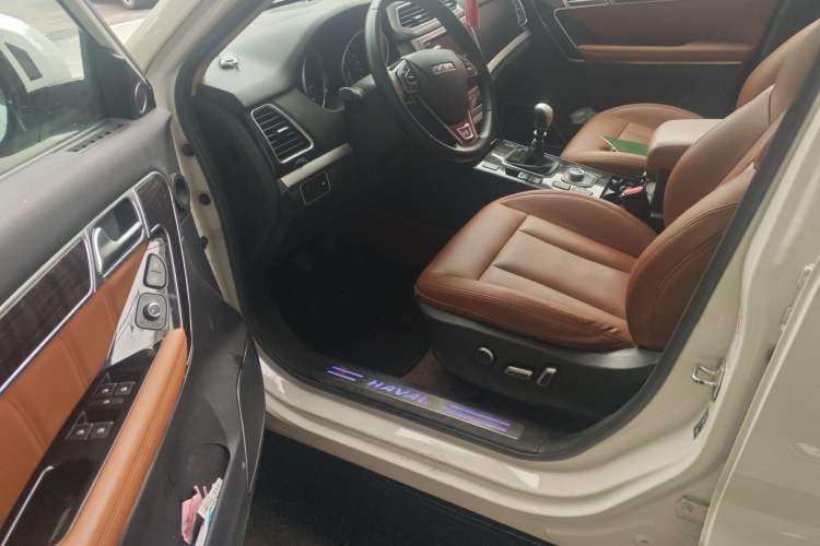 Used Haval H6 Coupe 2015 Blue-Label 2.0T Manual Two-Wheel Drive Prestige Model Driver Seat