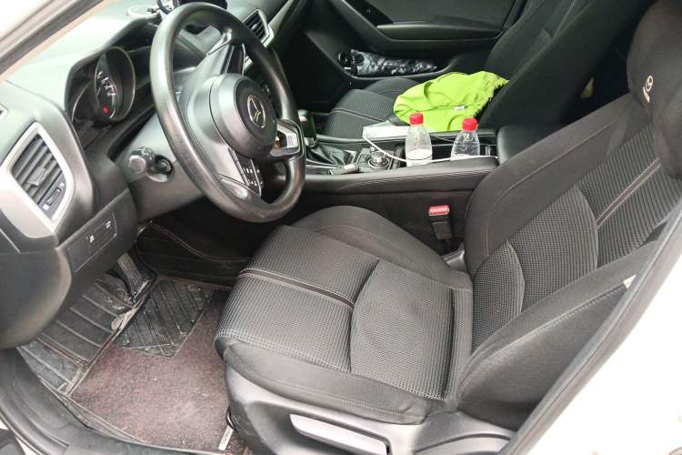 Used Mazda 3 Axela 2019 Cloud-Controlled Edition Hatchback 1.5L Automatic Luxury Model China VI Standard Left Front Seat