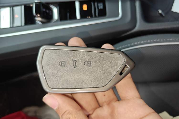 Used Volkswagen Golf 2024 280TSI DSG R-Line 50th Anniversary Edition
