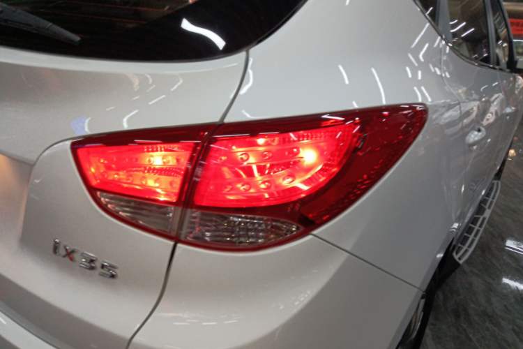 Used Hyundai ix35 2013 2.0L Automatic Two-Wheel Drive Comfort GL China V Standard Exterior 3