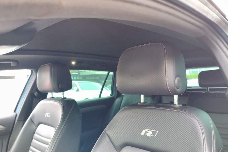 Used Volkswagen Variant 2016 380TSI Two-Wheel Drive R-Line Version Headliner