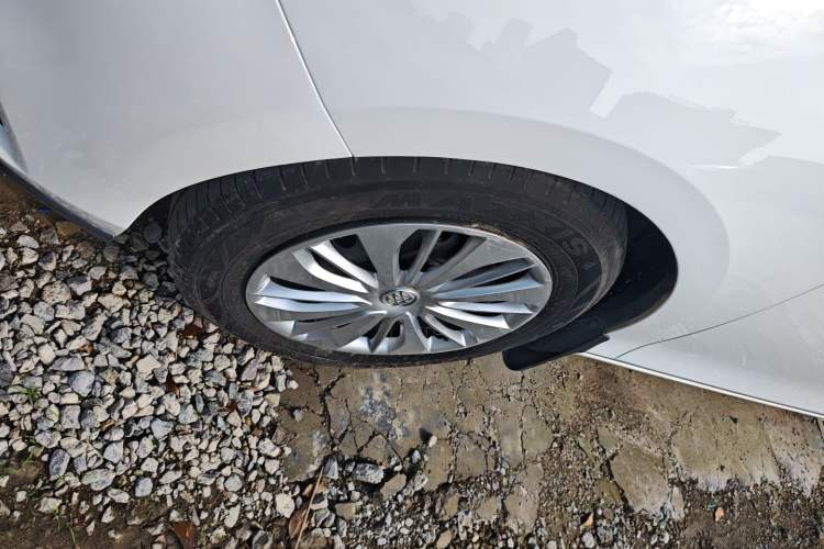 Used Buick Excelle 2020 15N CVT Elite Edition Left Front Wheel Hub