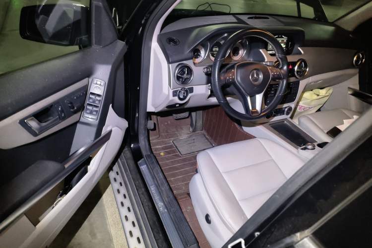 Used Mercedes-Benz GLK-Class 2013 GLK 300 4MATIC Fashion Model