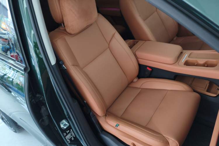 Used Leapmotor C16 2024 Range-Extended 200 Luxury Edition Right Front Seat