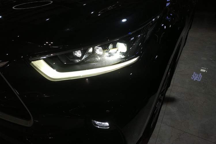 Used Toyota Highlander 2022 Dual-Engine 2.5L Four-Wheel Drive Prestige Version 7 Seats Left Front Headlight