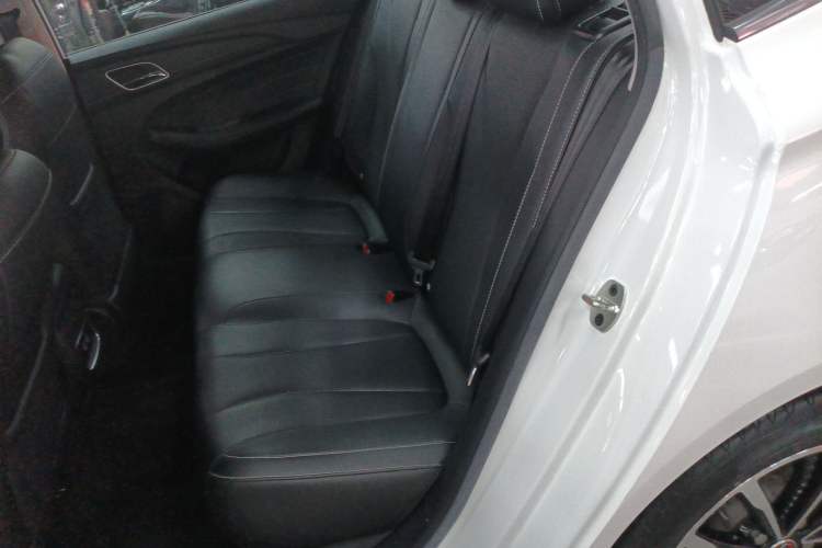 Used Roewe i5 2020 1.5L Automatic 4G Connect Luxury Flagship Edition
