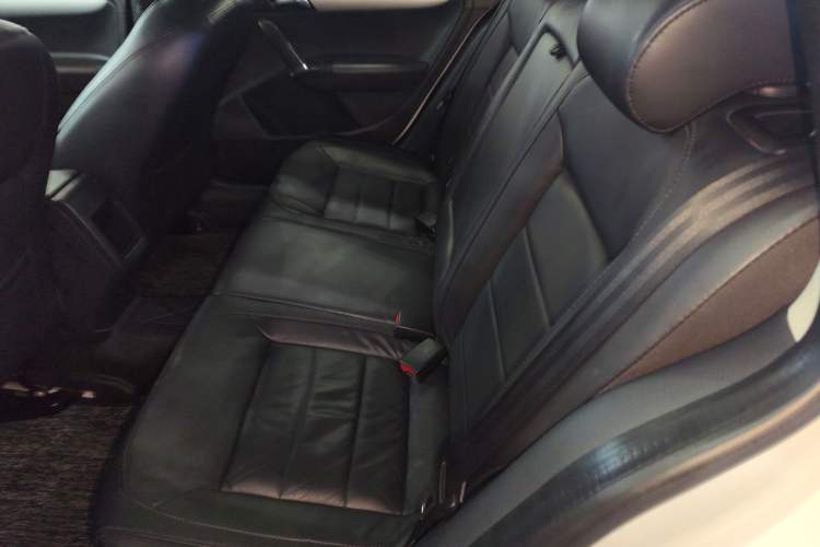 Used Volkswagen Gran Lavida 2013 1.4 TSI Automatic Comfort Model Left Rear Seat