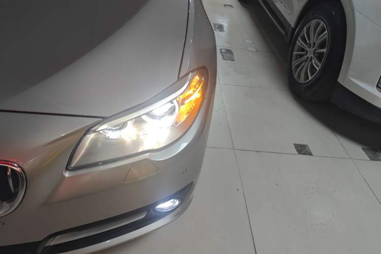 Used BMW 5 Series 2014 525Li Leading Model