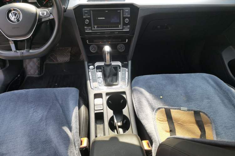 Used Volkswagen Magotan 2018 330TSI DSG Advanced Model Gear Lever