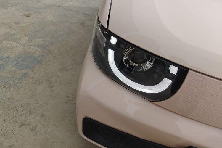 Used Chery QQ Ice Cream 2022 170km Sundae Phosphate Lithium-Ion