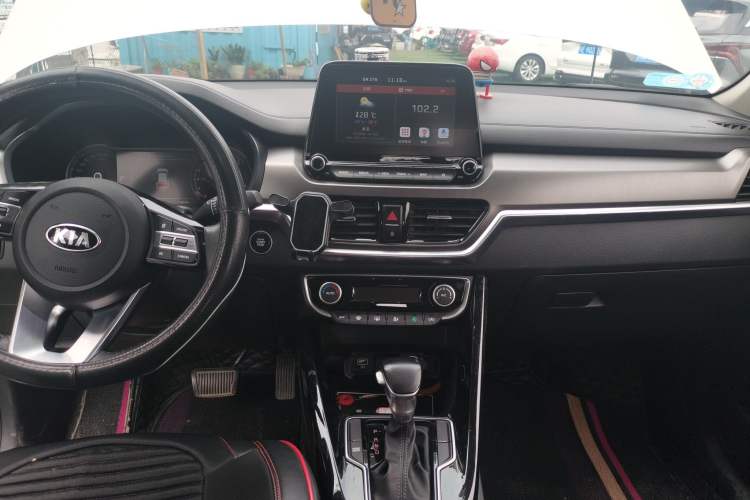 Used Kia Sportage R 2019 2.0L Automatic Smart Luxury Edition Audio And AC Panel