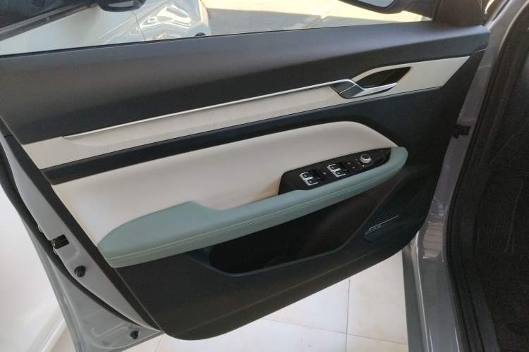 Used Geely Auto Emgrand L HiP 2022 1.5TD-DHT Pro 100KM Super Rui