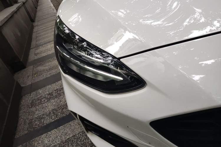 Used Ford Focus 2021 Hatchback EcoBoost 180 Automatic Titanium Edition Right Front Headlight