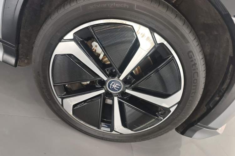 Used BYD Song L EV 2025 Intelligent Driving Version 662 km LiDAR Excellence Edition Right Rear Wheel Hub