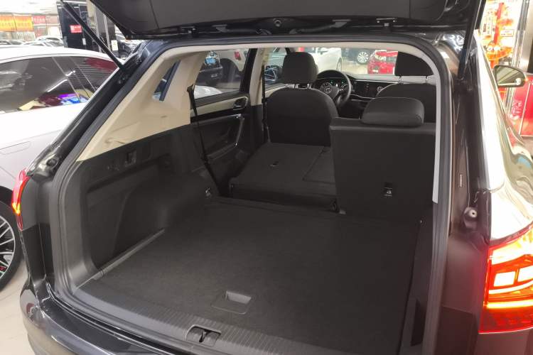 Used Volkswagen Tayron 2020 330TSI Two-Wheel Drive Luxury Smart Connectivity Version Trunk