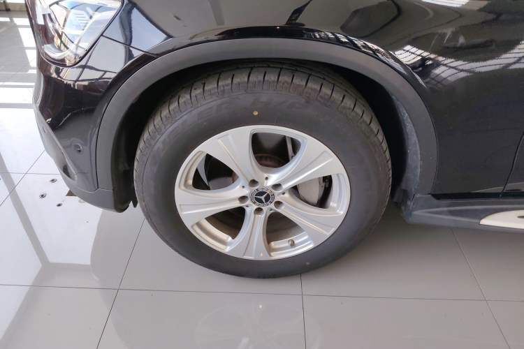 Used Mercedes-Benz GLC 2020 Facelifted GLC 260 L 4MATIC Dynamic Edition Left Front Wheel Hub