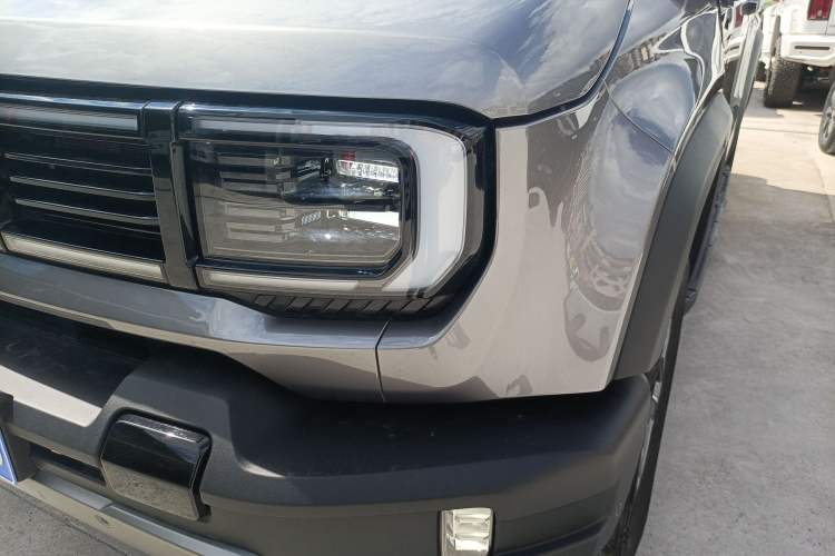 Used BAIC Off-Road BJ40 2024 2.0T All-New Urban Hunter Edition Chivalrous Style

