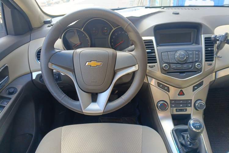 Used Chevrolet Cruze 2015 1.5L Classic SL MT
