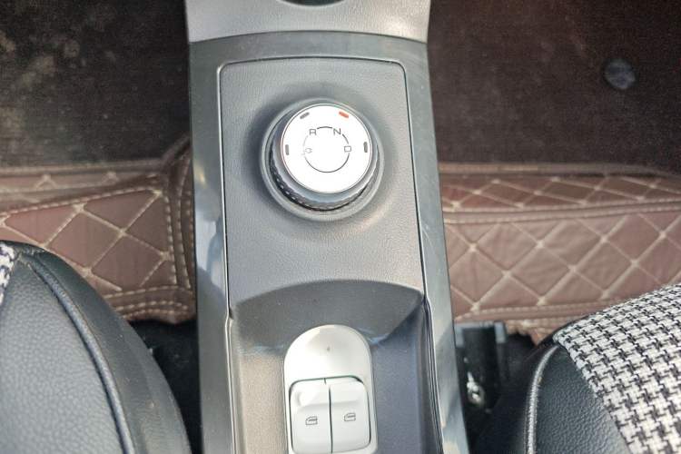 Used Wuling Hongguang MINIEV 2024 3rd Generation 215km Youth Edition Gear Lever