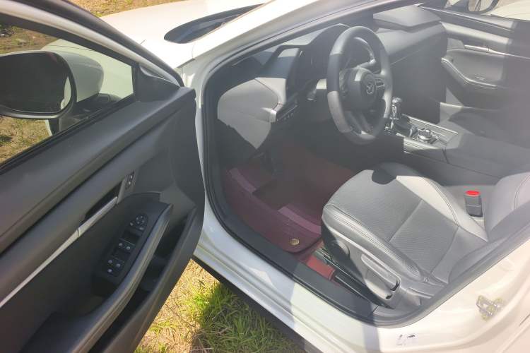 Used Mazda 3 Axela 2023 2.0L Automatic Zhiqing Edition