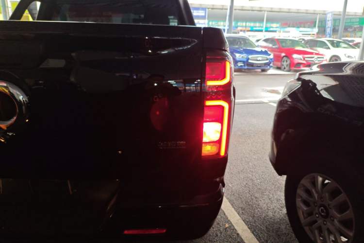 Used Great Wall Poer 2023 2.0T Commercial Version Automatic Diesel 4x4 Elite Long-Box GW4D20M