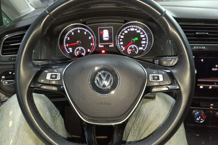 Used Volkswagen Golf 2019 1.8TSI Travel Edition Steering Wheel