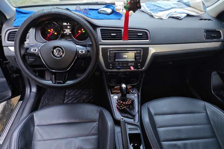 Used Volkswagen Lavida 2017 1.6L Automatic Comfort Edition
