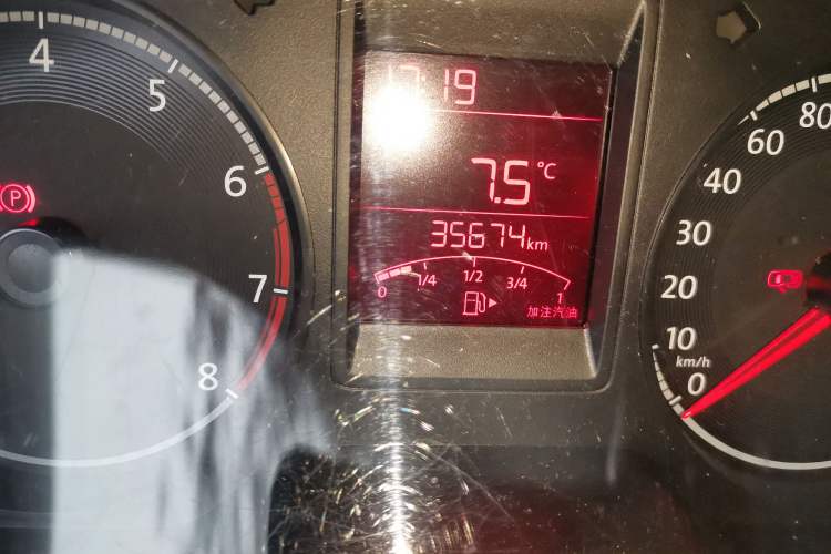 Used Jetta VA3 2021 1.5L Manual Entry-Level Version Odometer Close Up