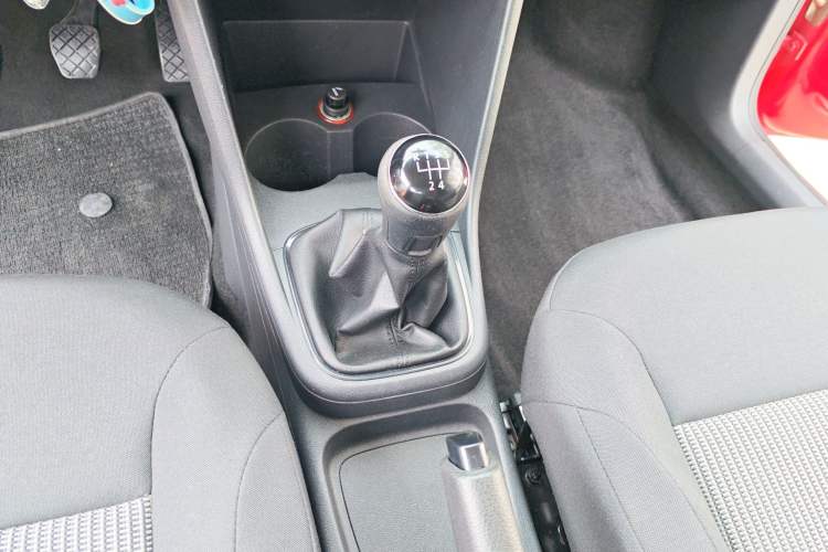 Used Volkswagen Polo 2014 1.4L Manual Fashion Edition Gear Lever