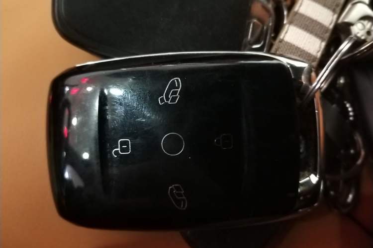 Used Geely Galaxy LEVC L380 2024 140-Degree 6-Seater All-Wheel-Drive Ultra