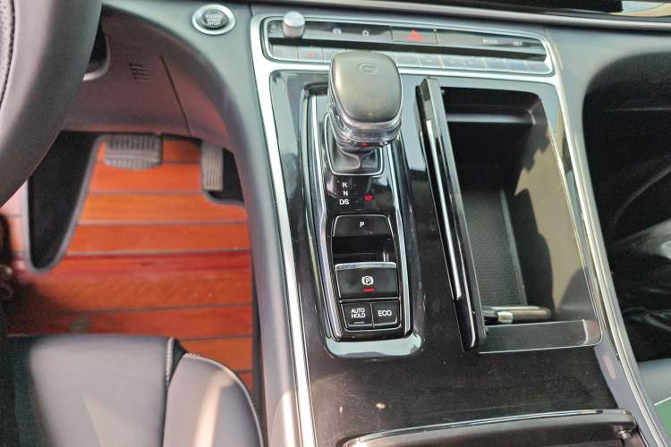 Used GAC Trumpchi M8 2021 Lingxiu Series 390T Deluxe Edition Gear Lever