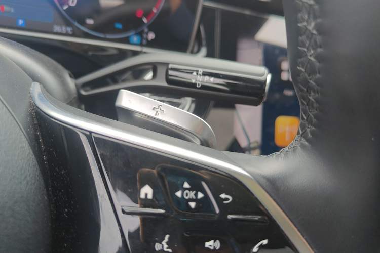 Used Mercedes-Benz E-Class 2024 E 300 L Luxury Model Gear Lever