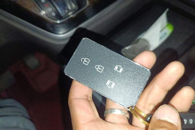 Used Honda Odyssey 2017 2.4L Luxury Edition Vehicle Key