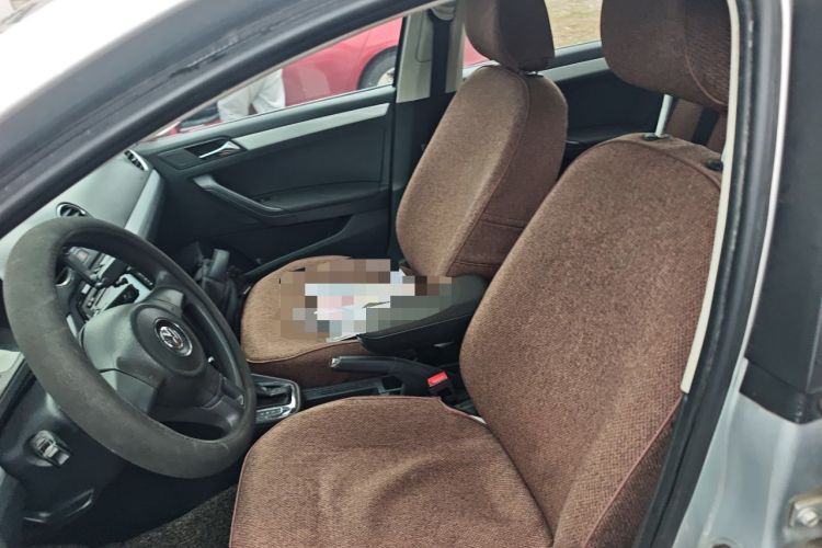 Used Volkswagen Jetta 2015 Value Edition 1.6L Automatic Comfort Version Left Front Seat