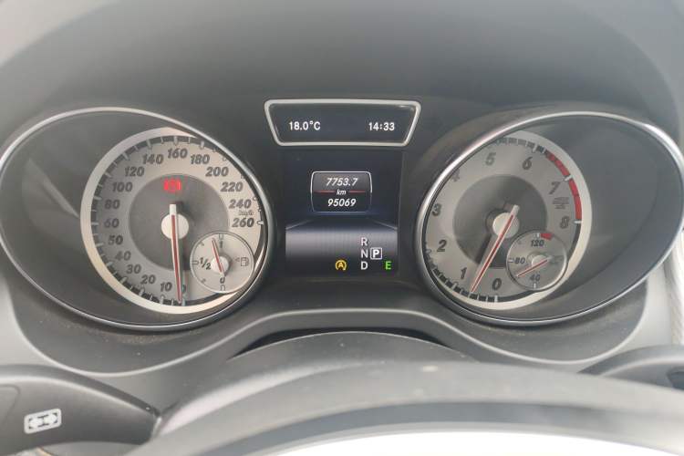 Used Mercedes-Benz GLA 2015 GLA 200 Fashion Model