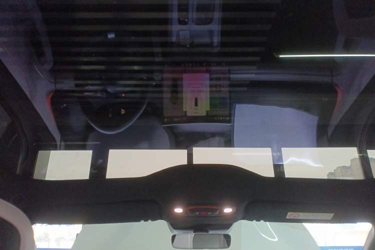 Used Xiaomi Auto SU7 2024 Four-Wheel Drive Ultra-Long Range Advanced Intelligent Driving Max Edition