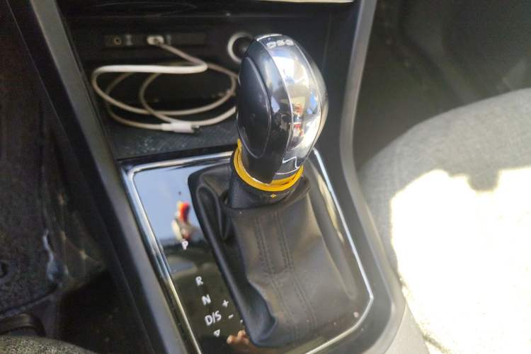 Used Volkswagen Touran 2018 Volkswagen Touran L 280TSI DSG Comfort Edition 7 Seats China V Emission Standard Gear Lever