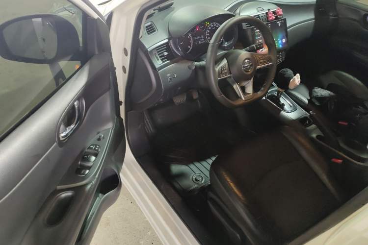 Used Nissan Tiida 2011 1.6L CVT Smart Version