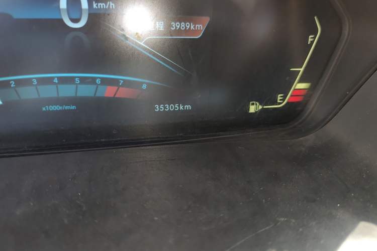 Used BAIC Weiwang M50F 2017 1.3T Standard Model Odometer Close Up