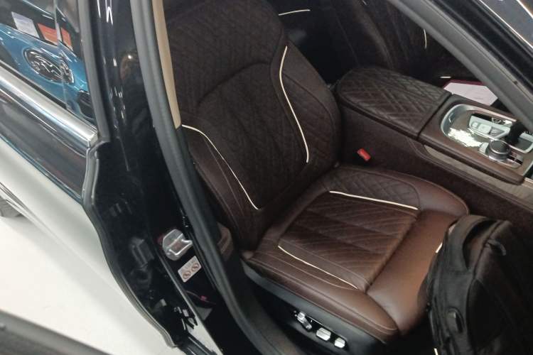 Used BMW 7 Series 2021 740Li Leading Edition Luxury Package
