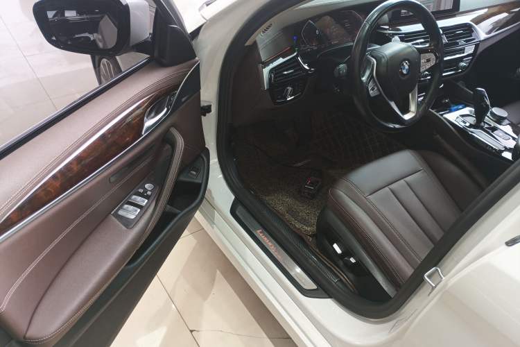 Used BMW 5 Series 2020 525Li Luxury Package Driver Seat