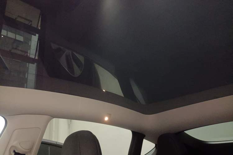 Used Tesla Model Y 2021 Long-Range All-Wheel-Drive Version