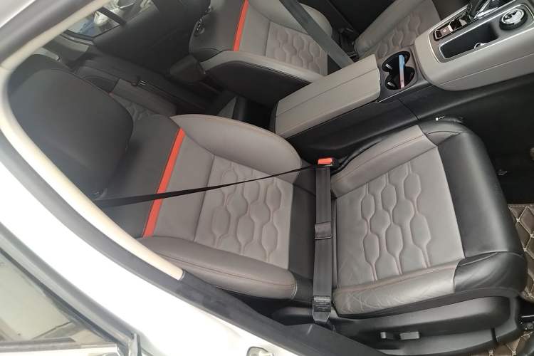 Used Citroen C5 AIRCROSS 2017 380THP Luxury Model Right Front Seat