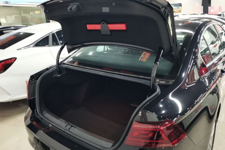 Used Volkswagen Magotan 2023 2 Million Units Limited-Edition 280TSI DSG Comfort Version Trunk