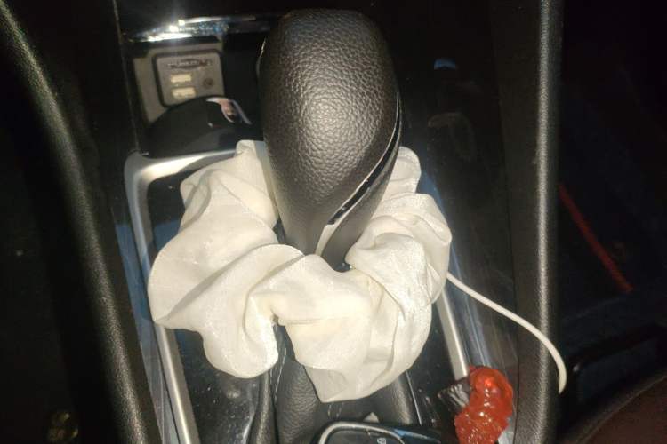 Used Buick GL6 2018 18T 6-Seater Prestige Model Gear Lever