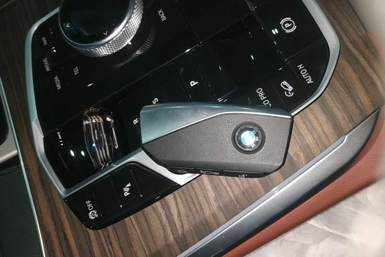 Used BMW X5 2025 Model, xDrive 40Li M Sport Night Package
